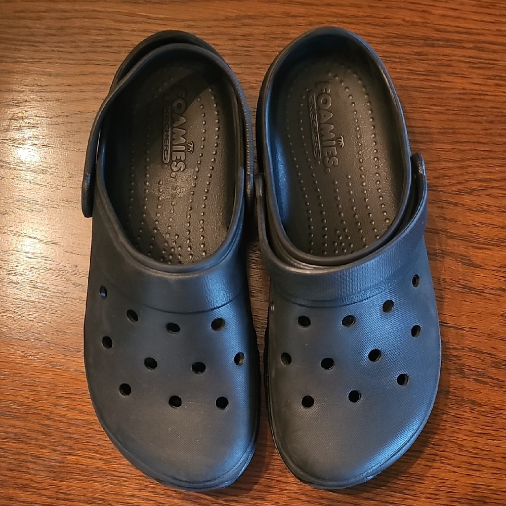 NWOT SKETCHERS Foamies Unisex Clogs Like Crocs
